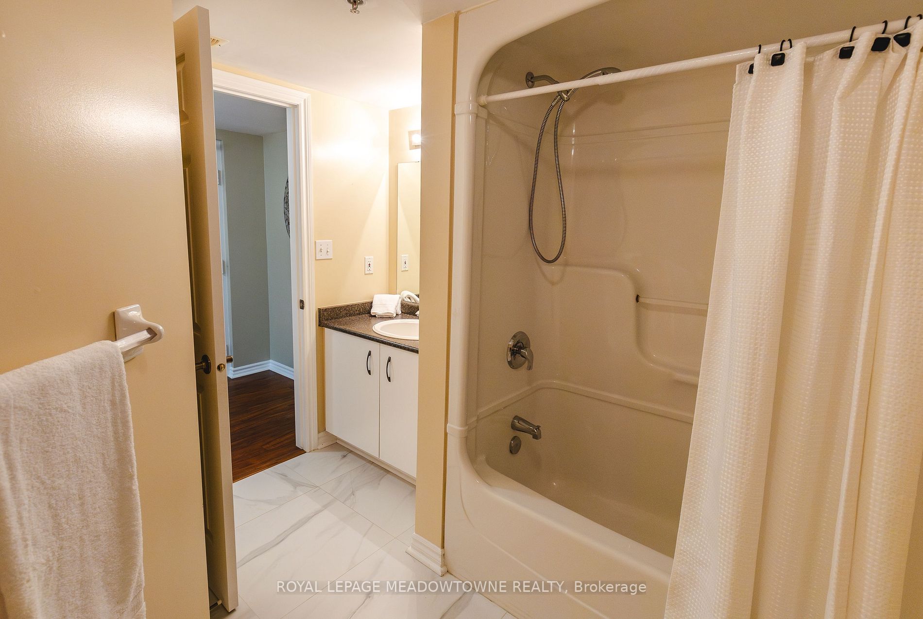 1450 Bishops Gate, #113