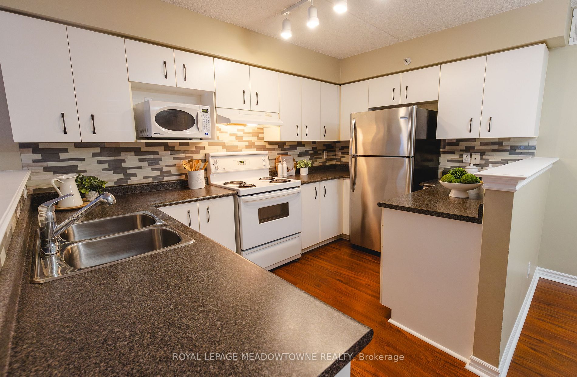 1450 Bishops Gate, #113