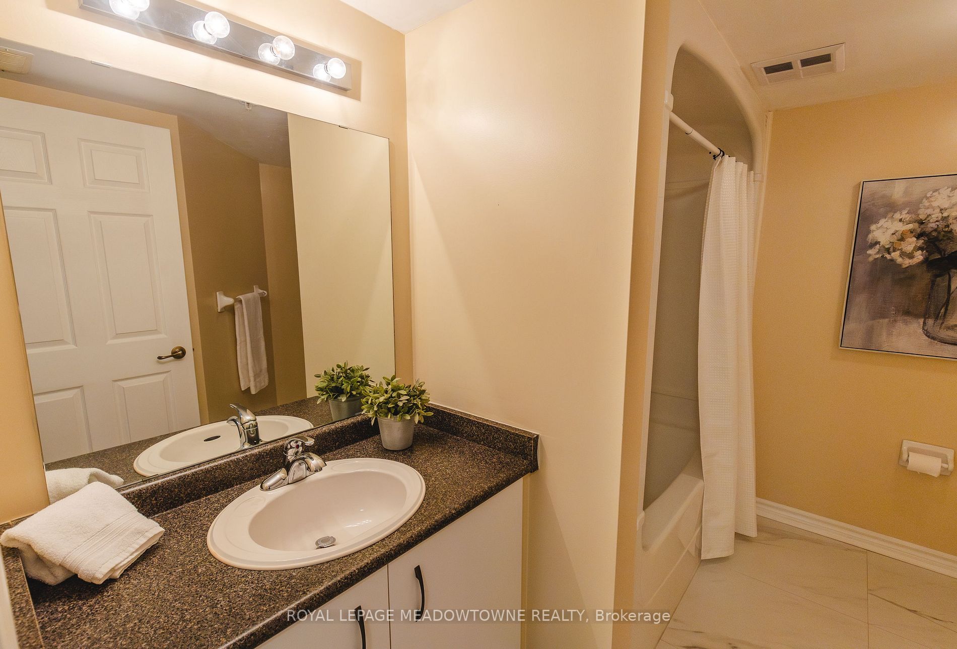 1450 Bishops Gate, #113