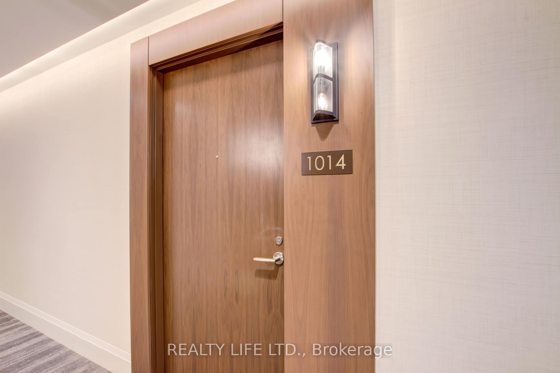 1050 Main St E, #1014