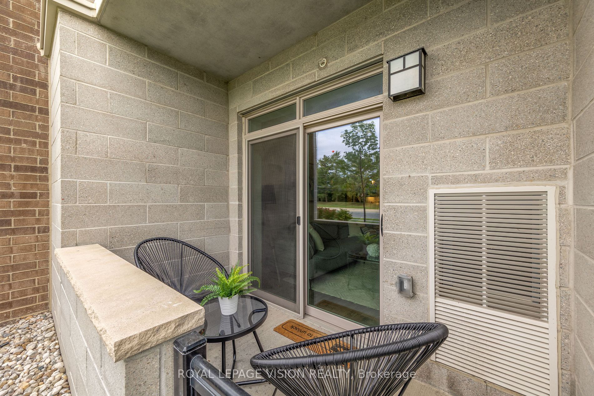 610 Farmstead Dr, #111