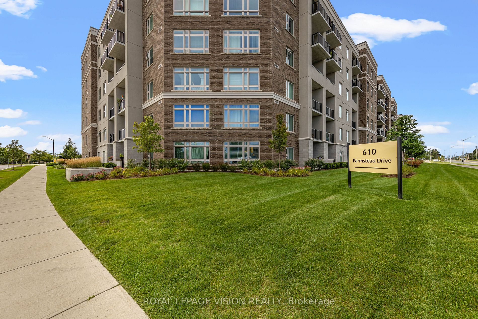 610 Farmstead Dr, #111