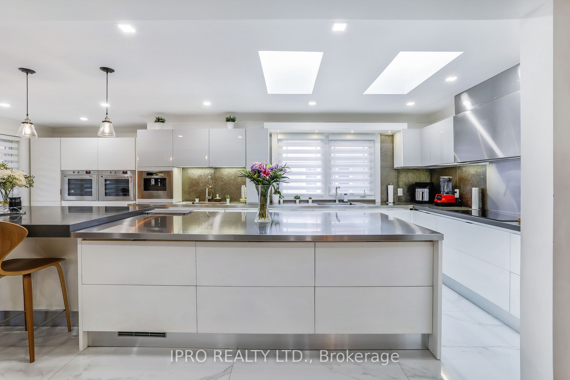 3484 Riverspray Cres