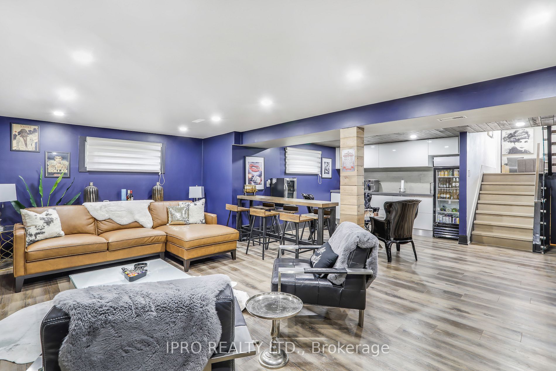 3484 Riverspray Cres