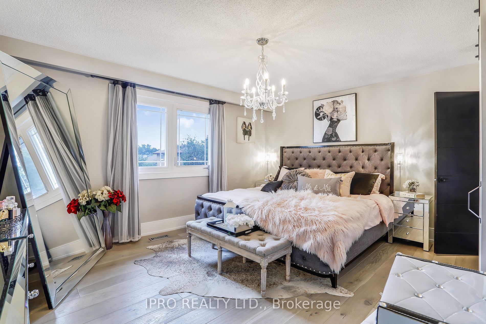 3484 Riverspray Cres