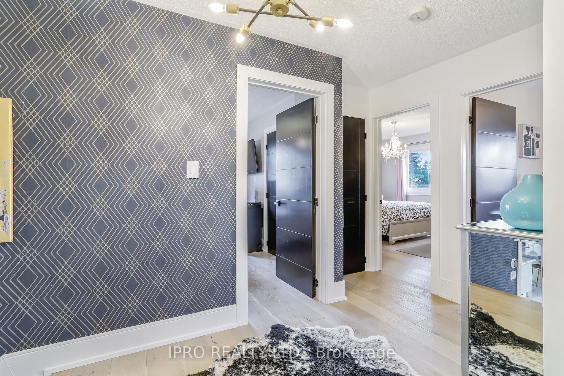 3484 Riverspray Cres
