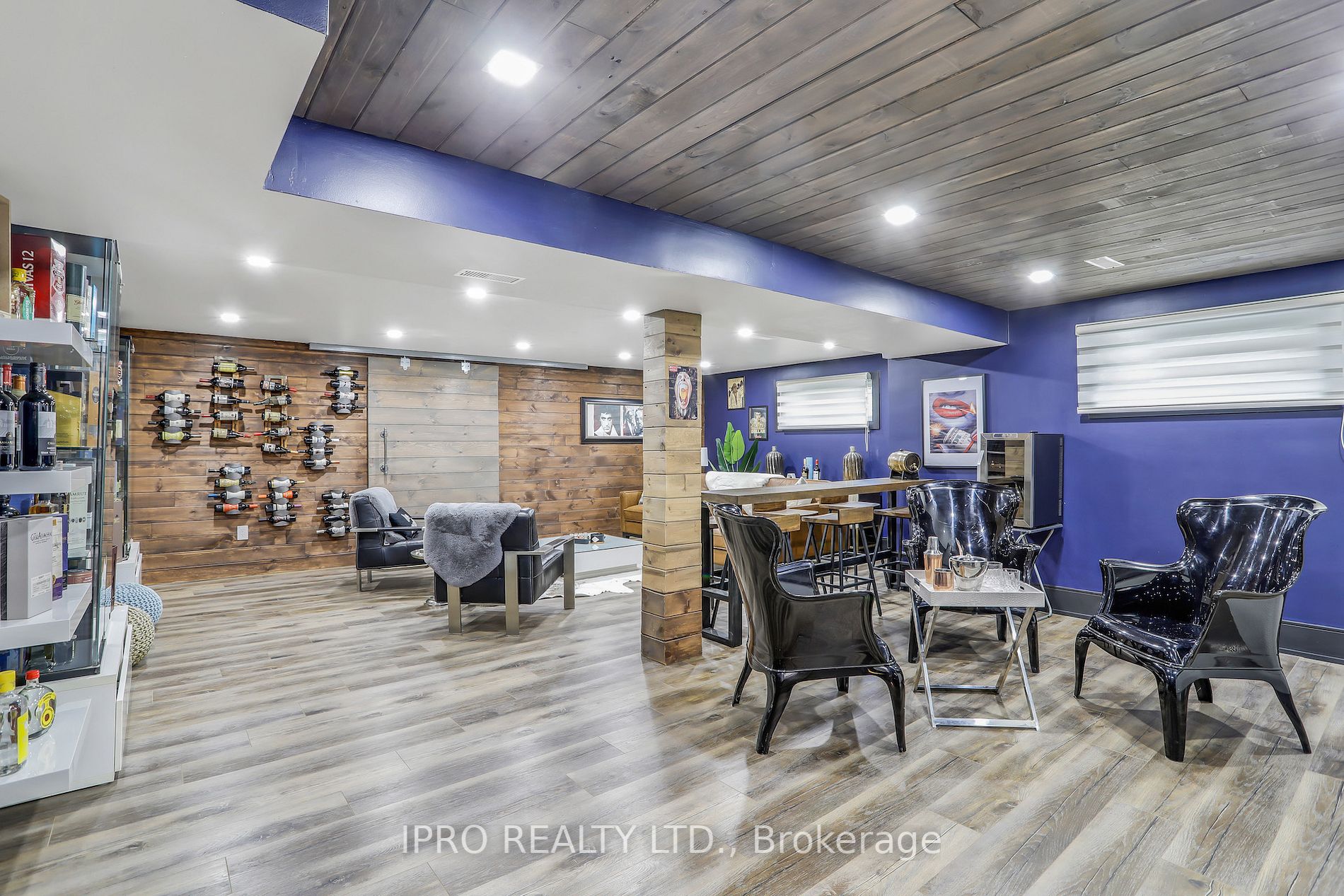 3484 Riverspray Cres