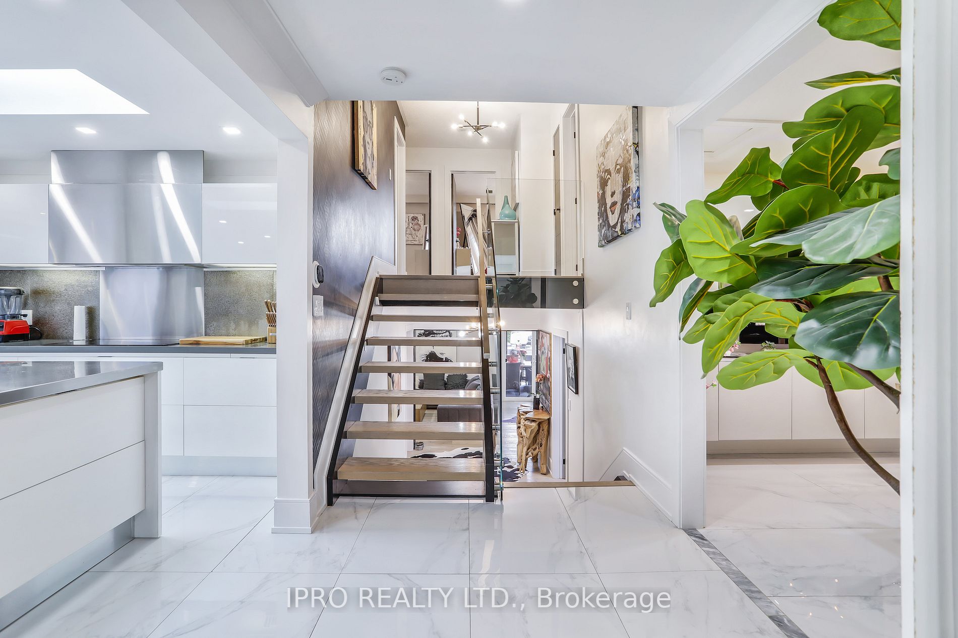3484 Riverspray Cres