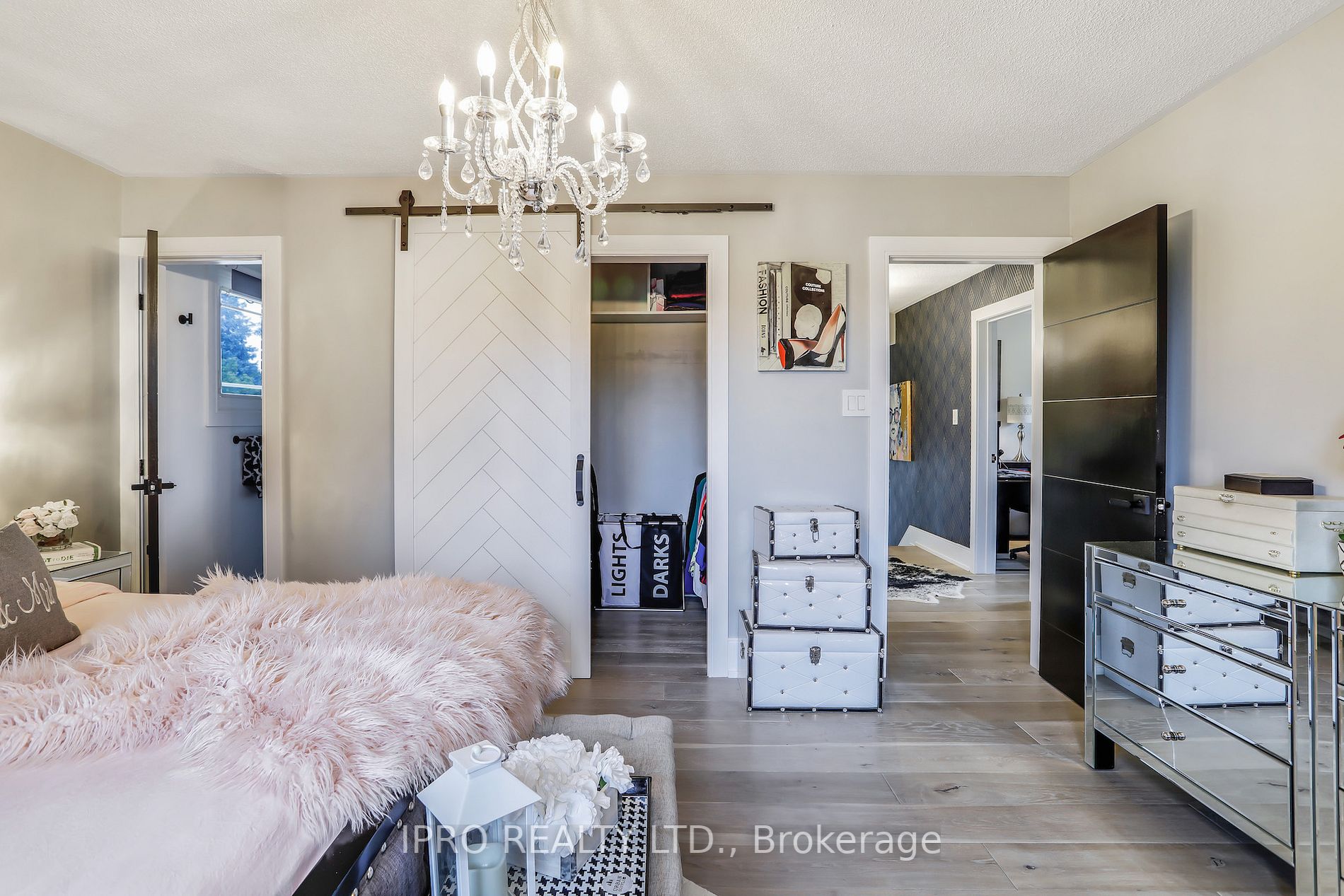 3484 Riverspray Cres