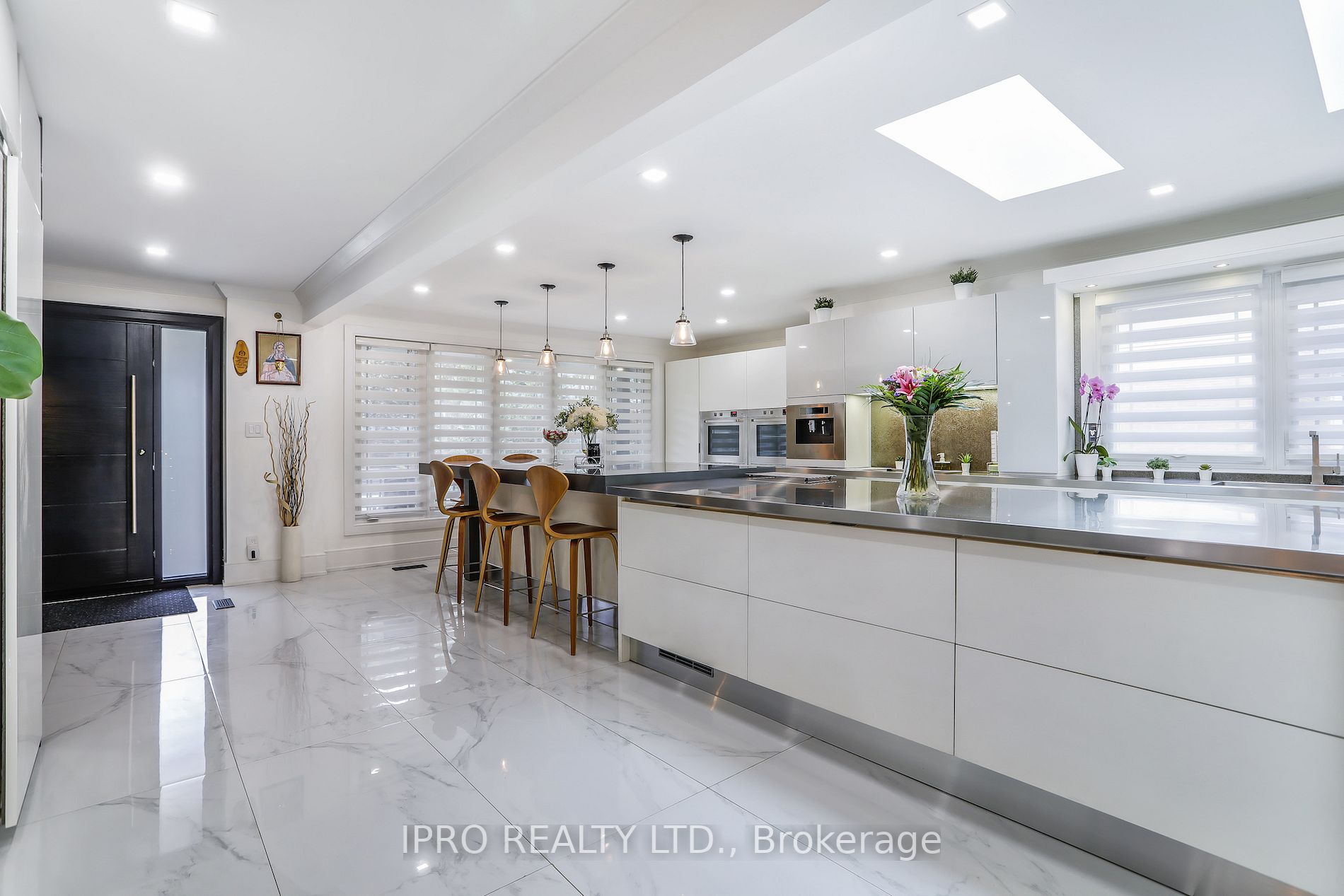 3484 Riverspray Cres