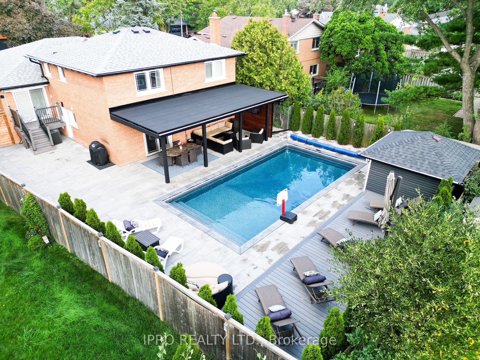 3484 Riverspray Cres