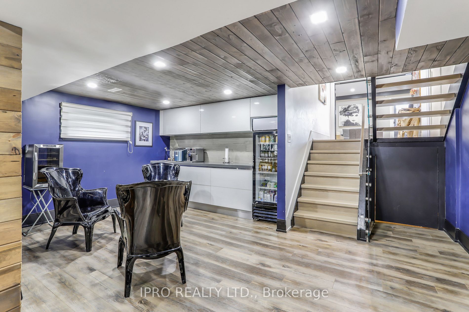 3484 Riverspray Cres