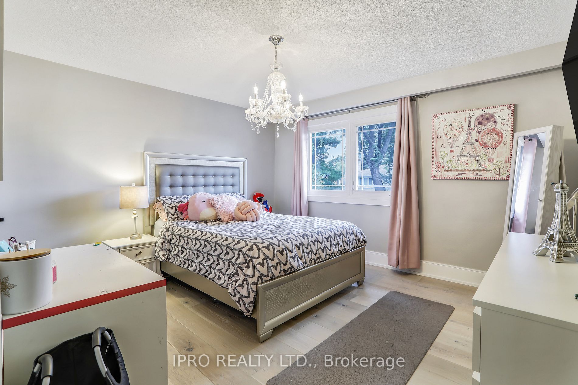 3484 Riverspray Cres