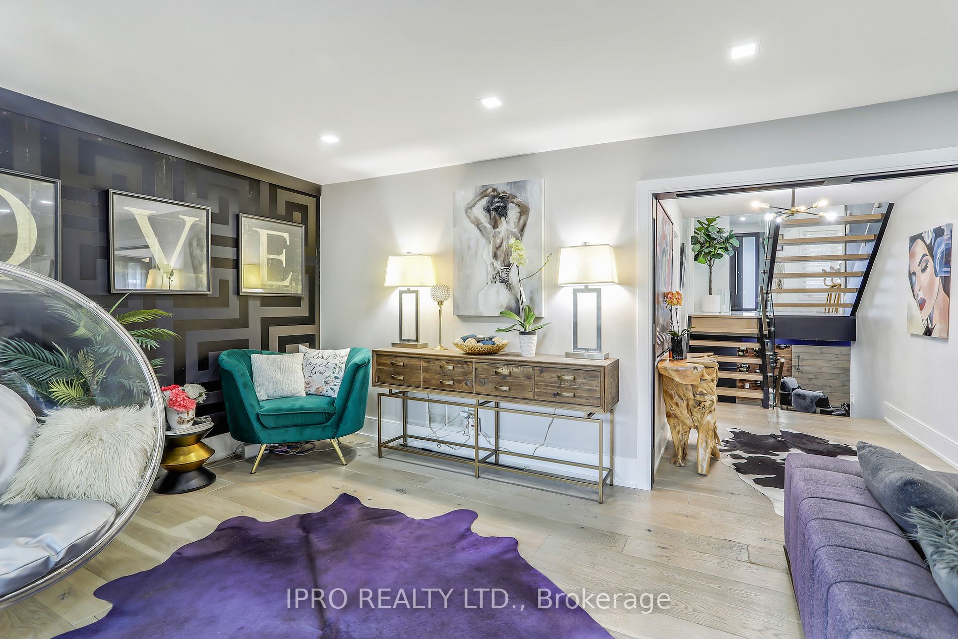 3484 Riverspray Cres