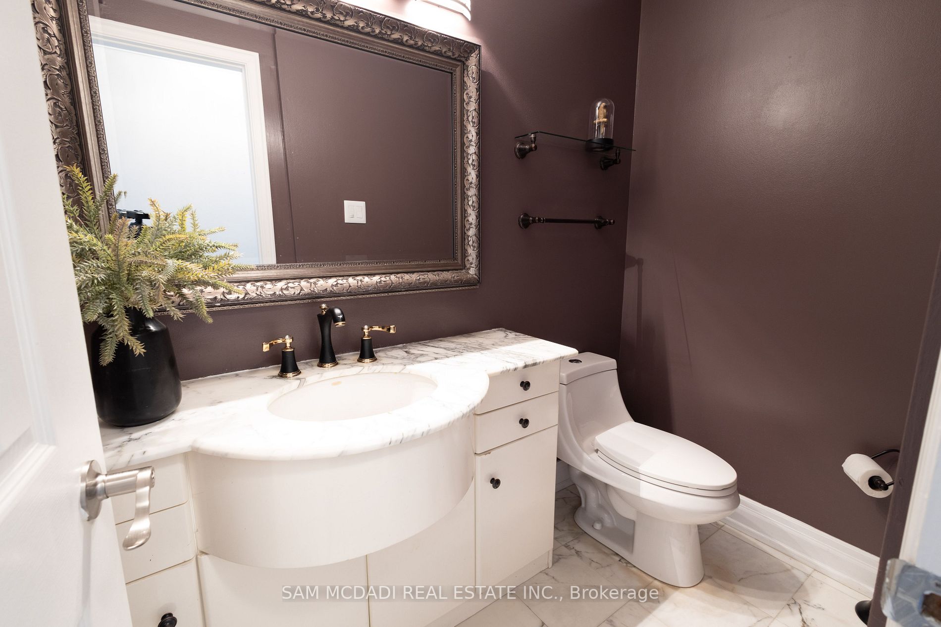 878 Silver Birch Tr