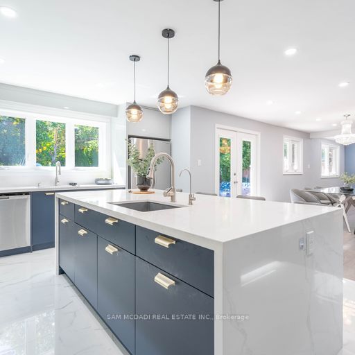 878 Silver Birch Tr