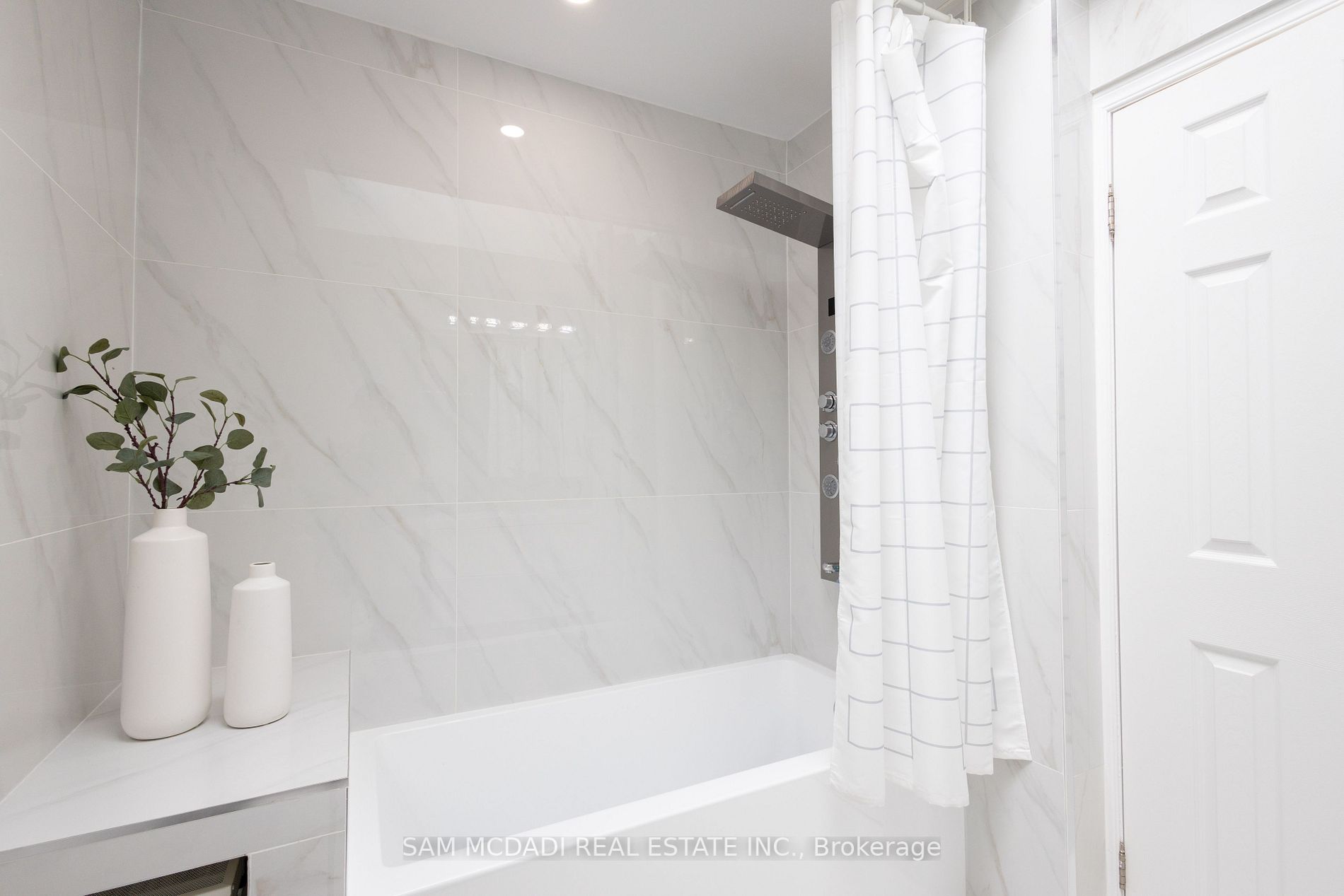 878 Silver Birch Tr