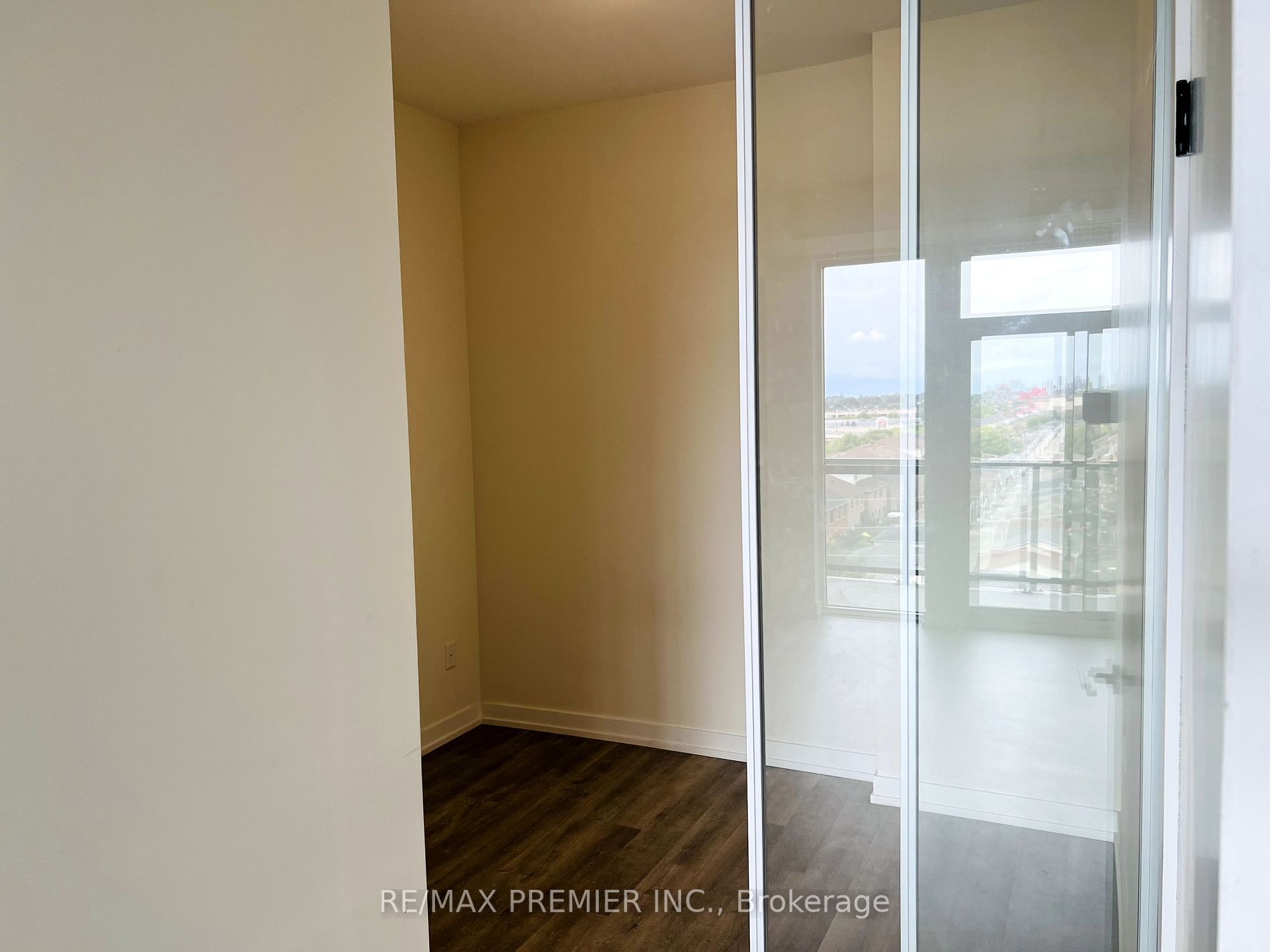 2300 St Clair Ave W, #615