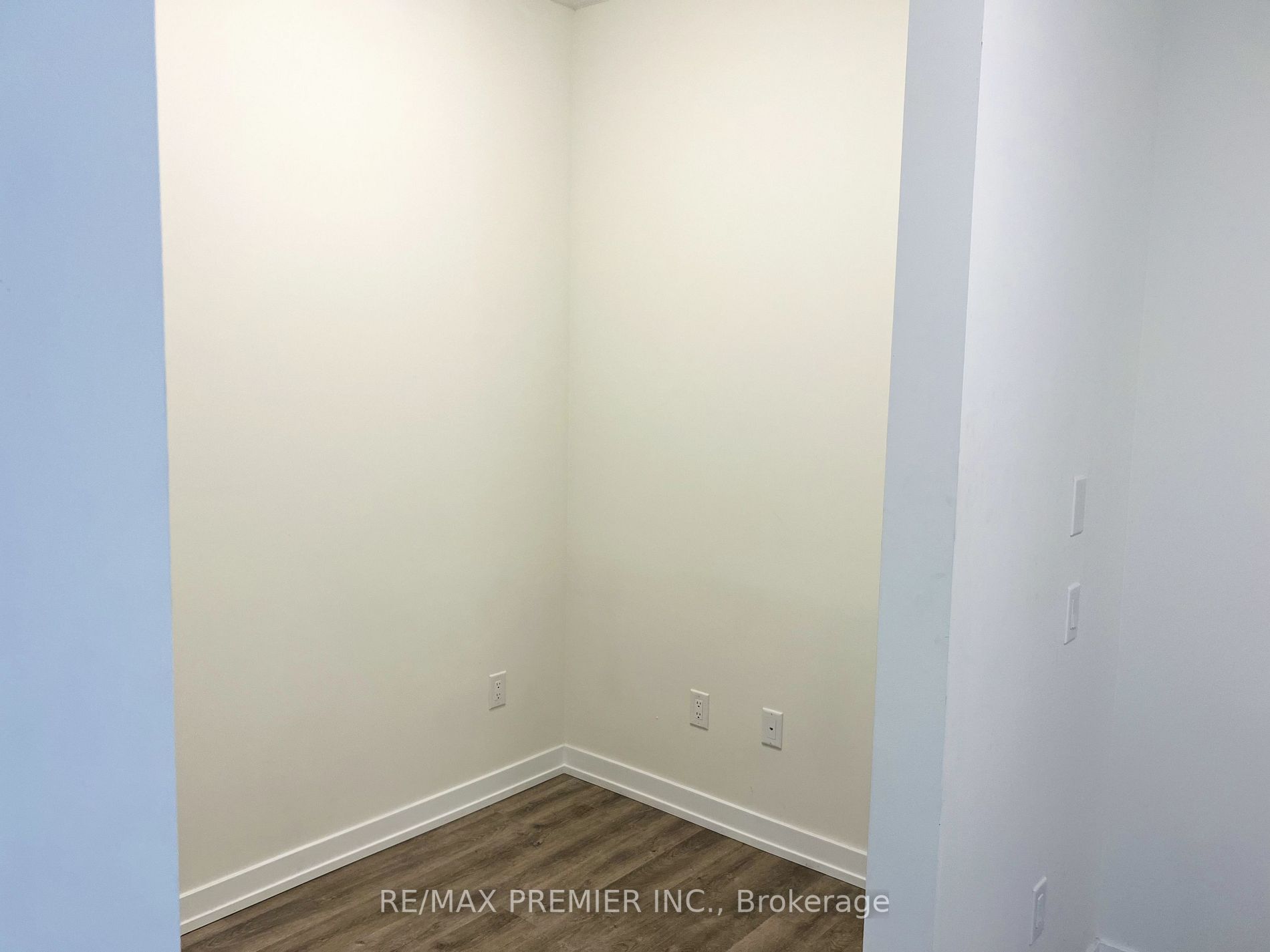2300 St Clair Ave W, #615