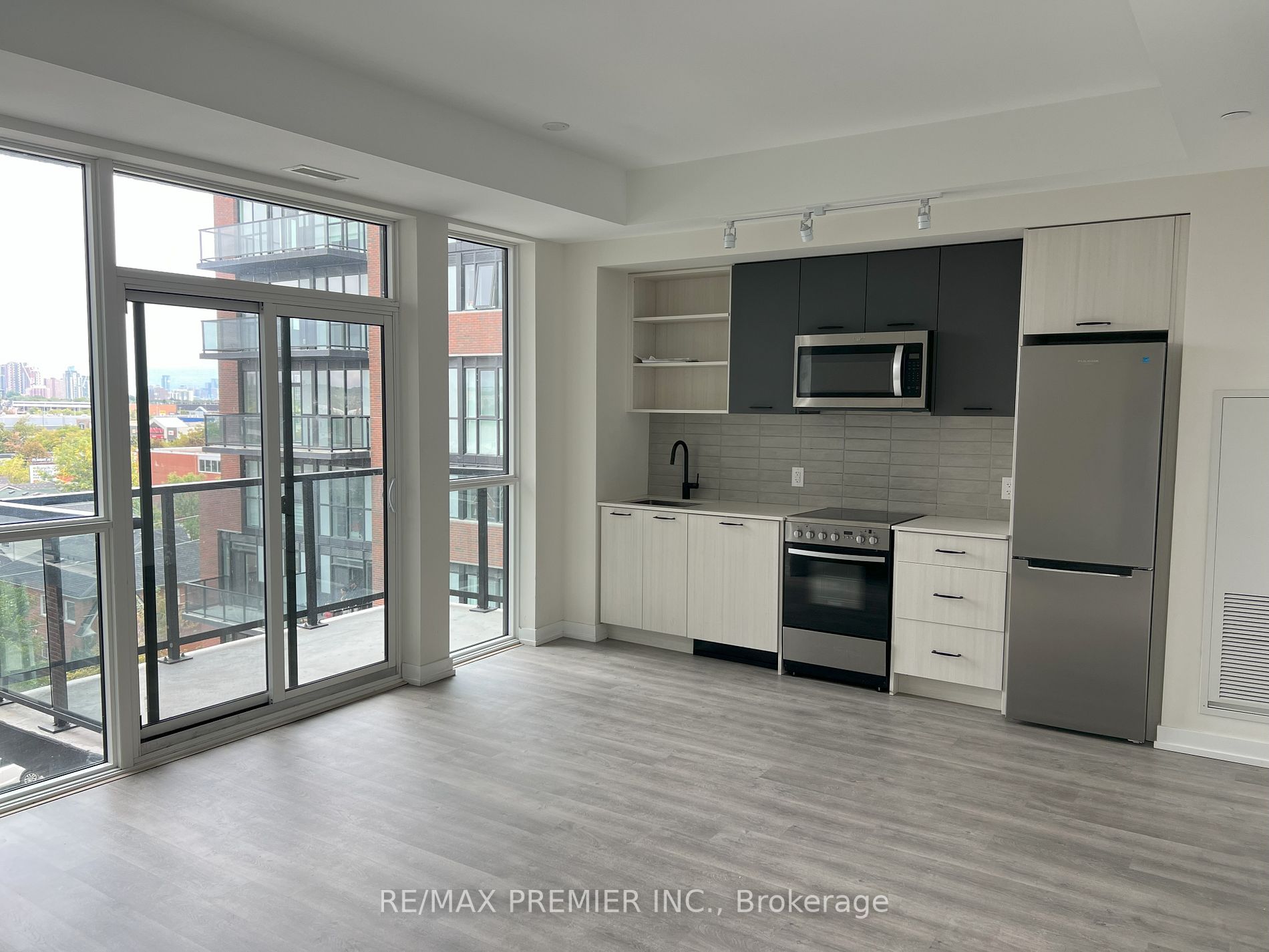 2300 St Clair Ave W, #615