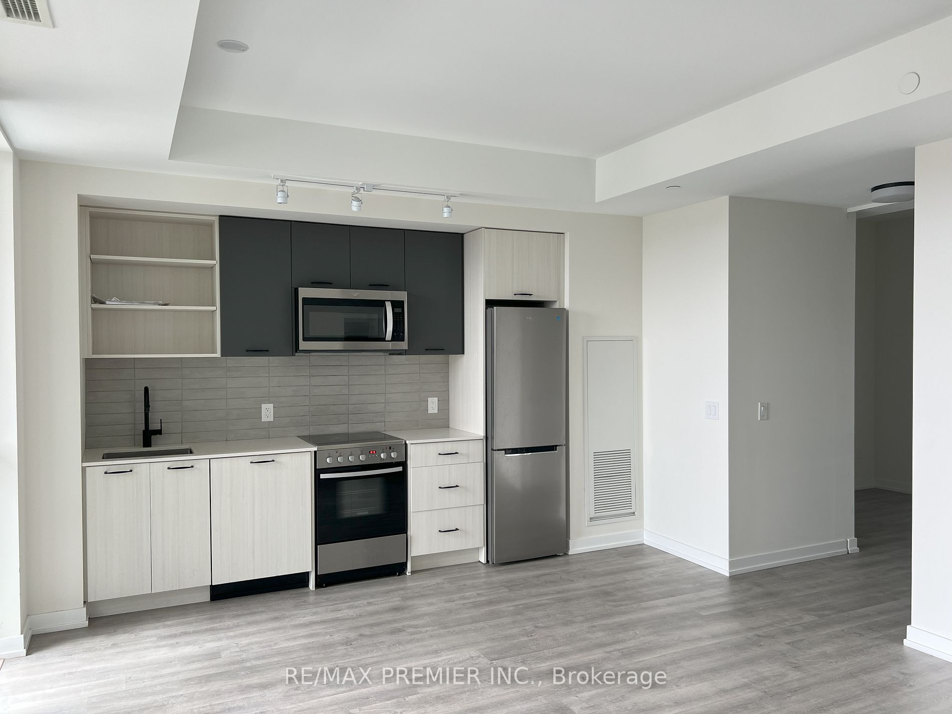 2300 St Clair Ave W, #615