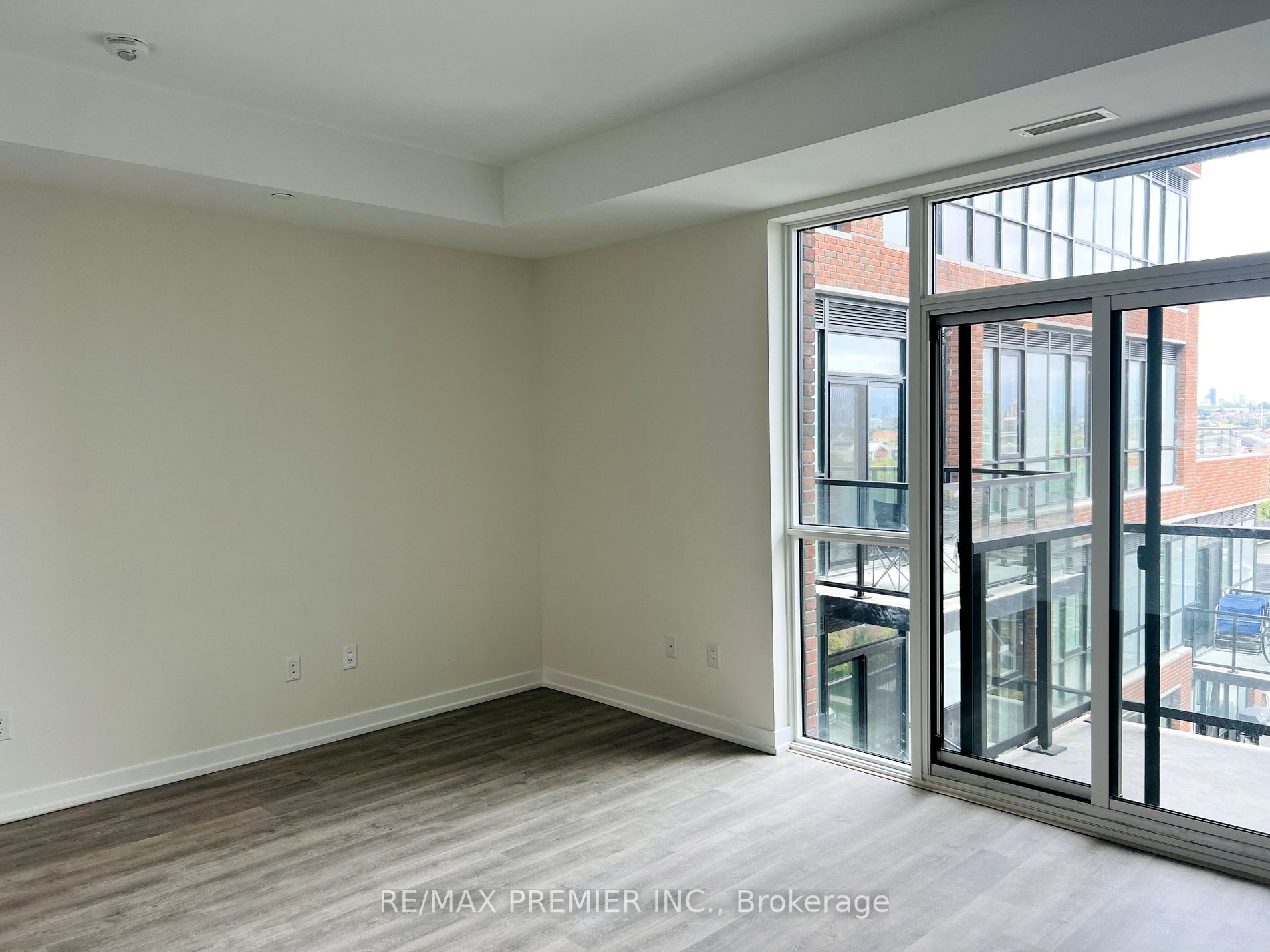 2300 St Clair Ave W, #615
