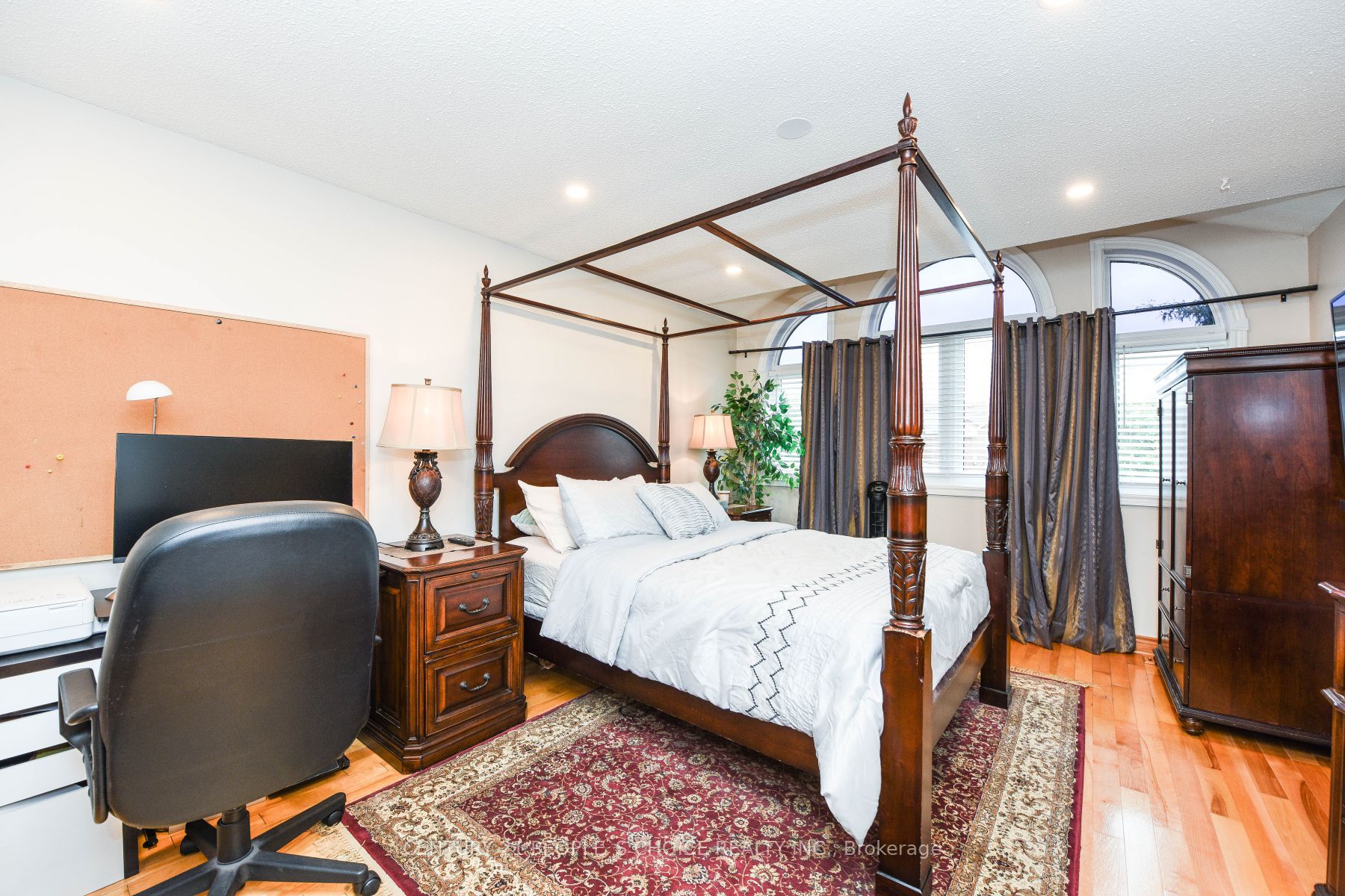 6 Sunley Cres