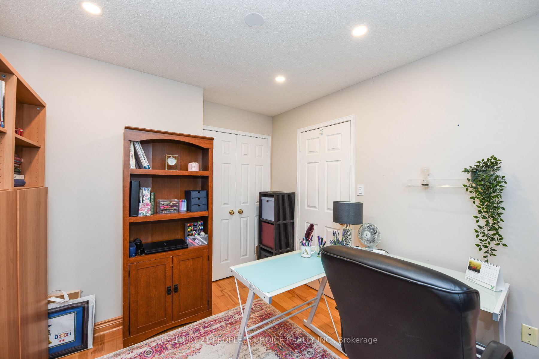 6 Sunley Cres