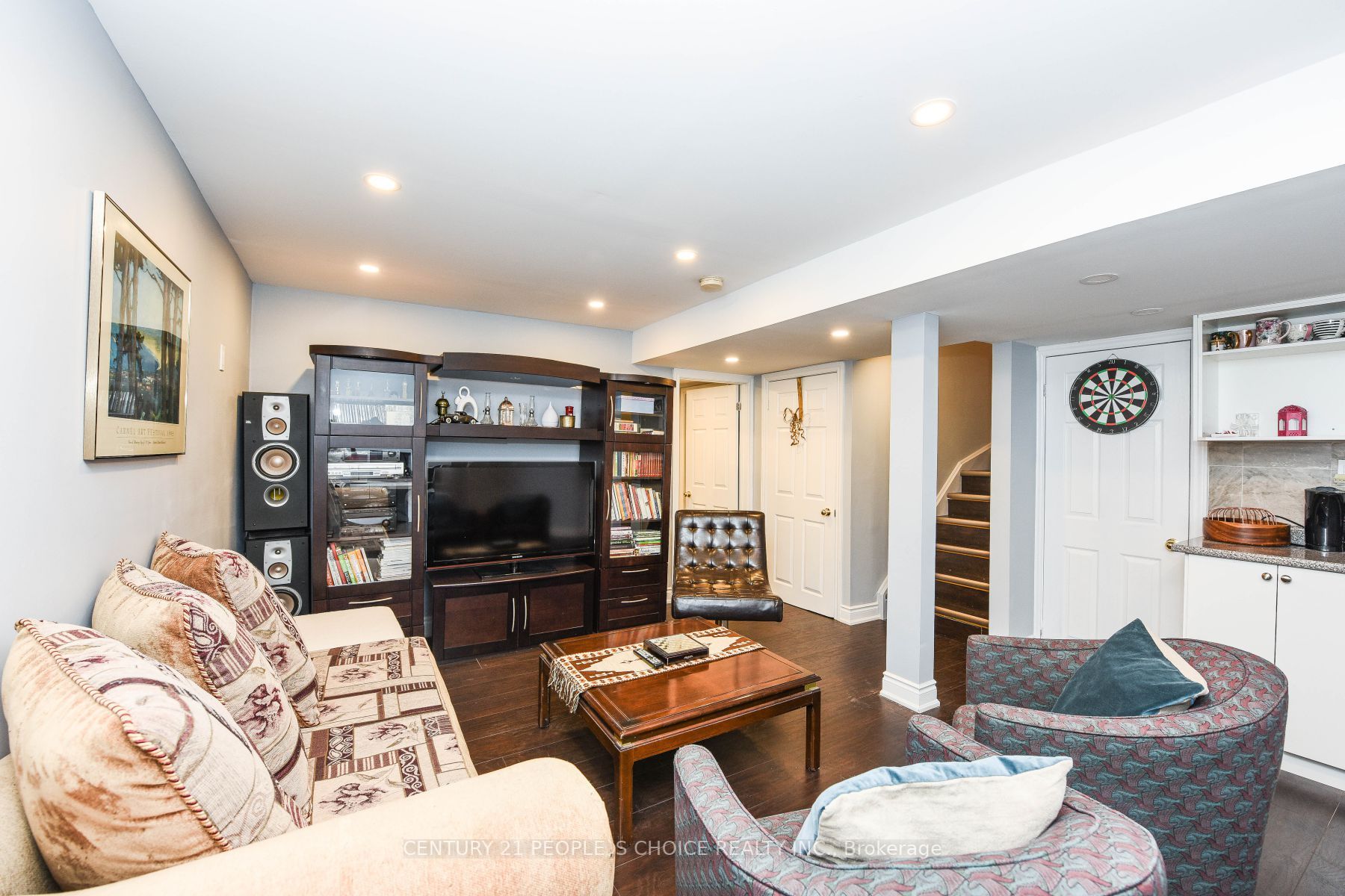 6 Sunley Cres