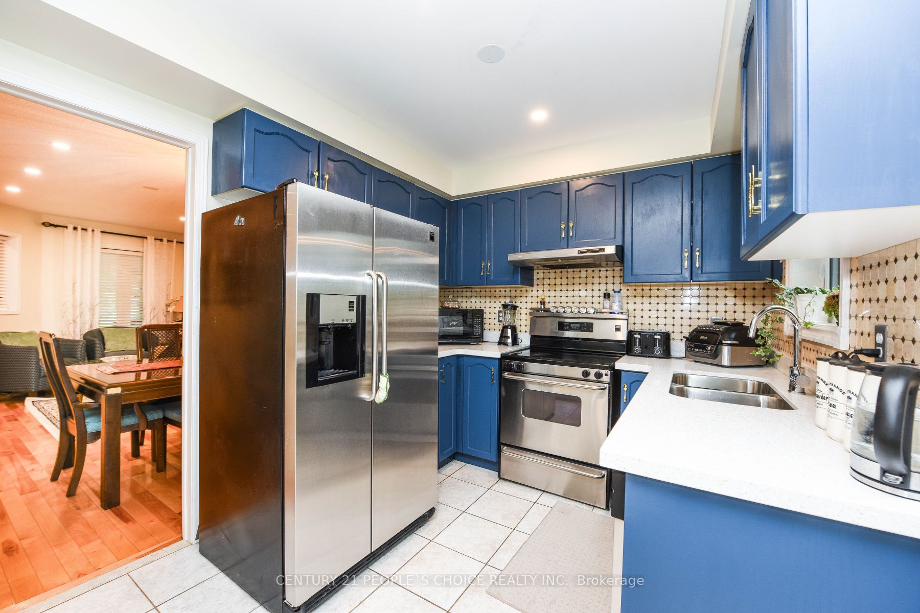 6 Sunley Cres