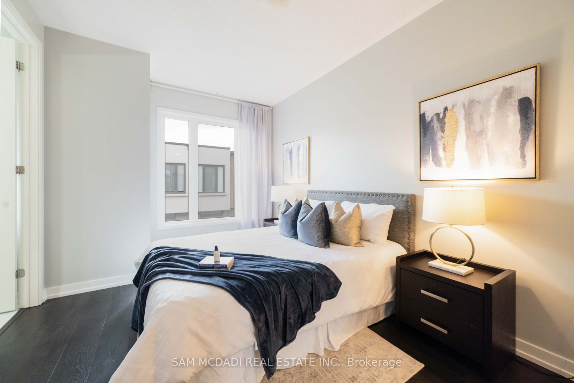 220 Squire Crescent
