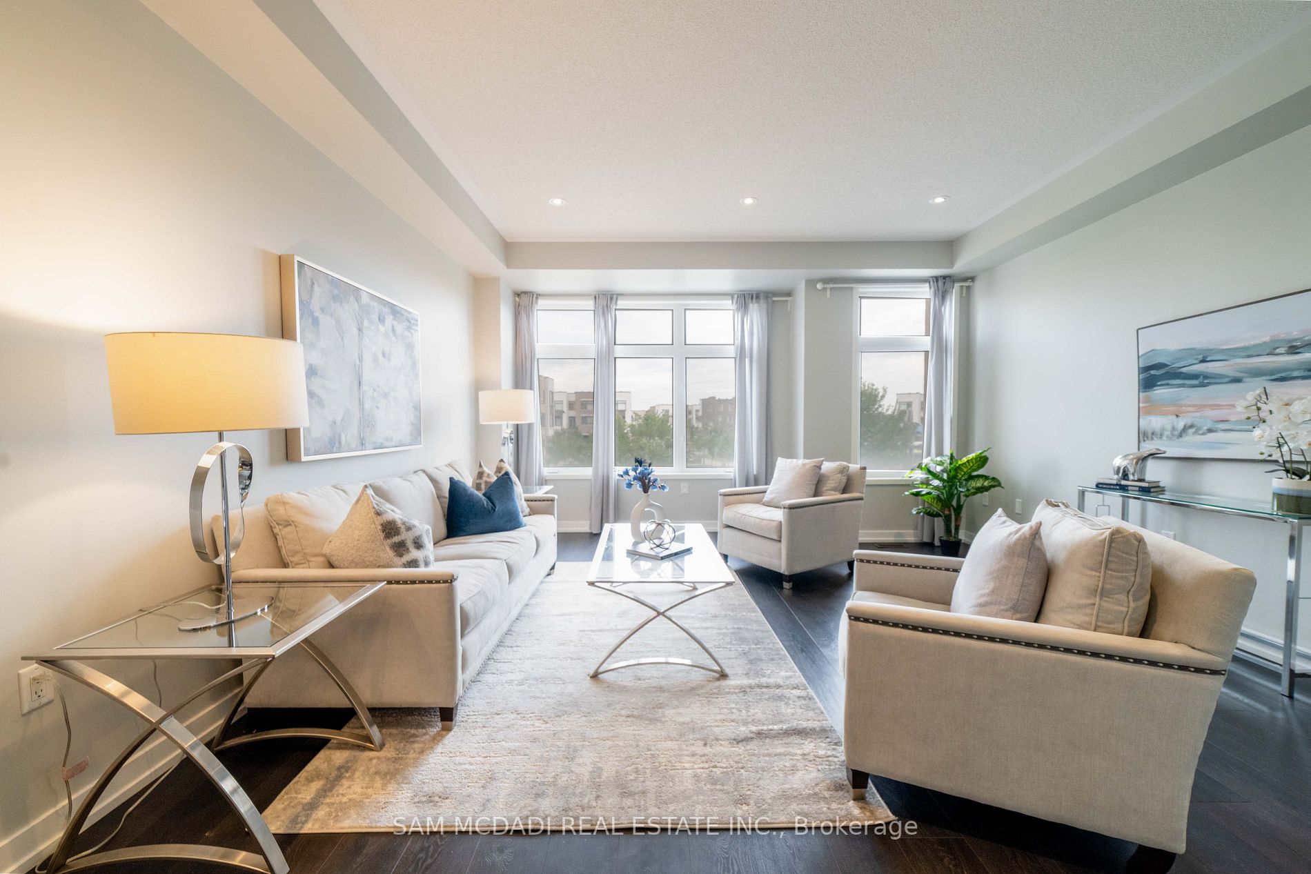 220 Squire Crescent