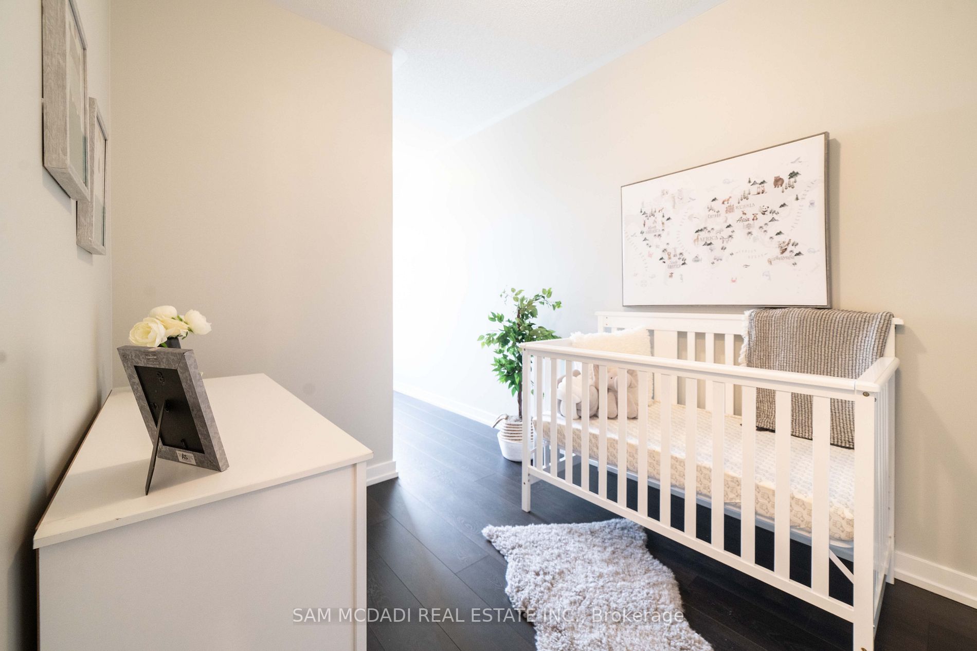 220 Squire Crescent