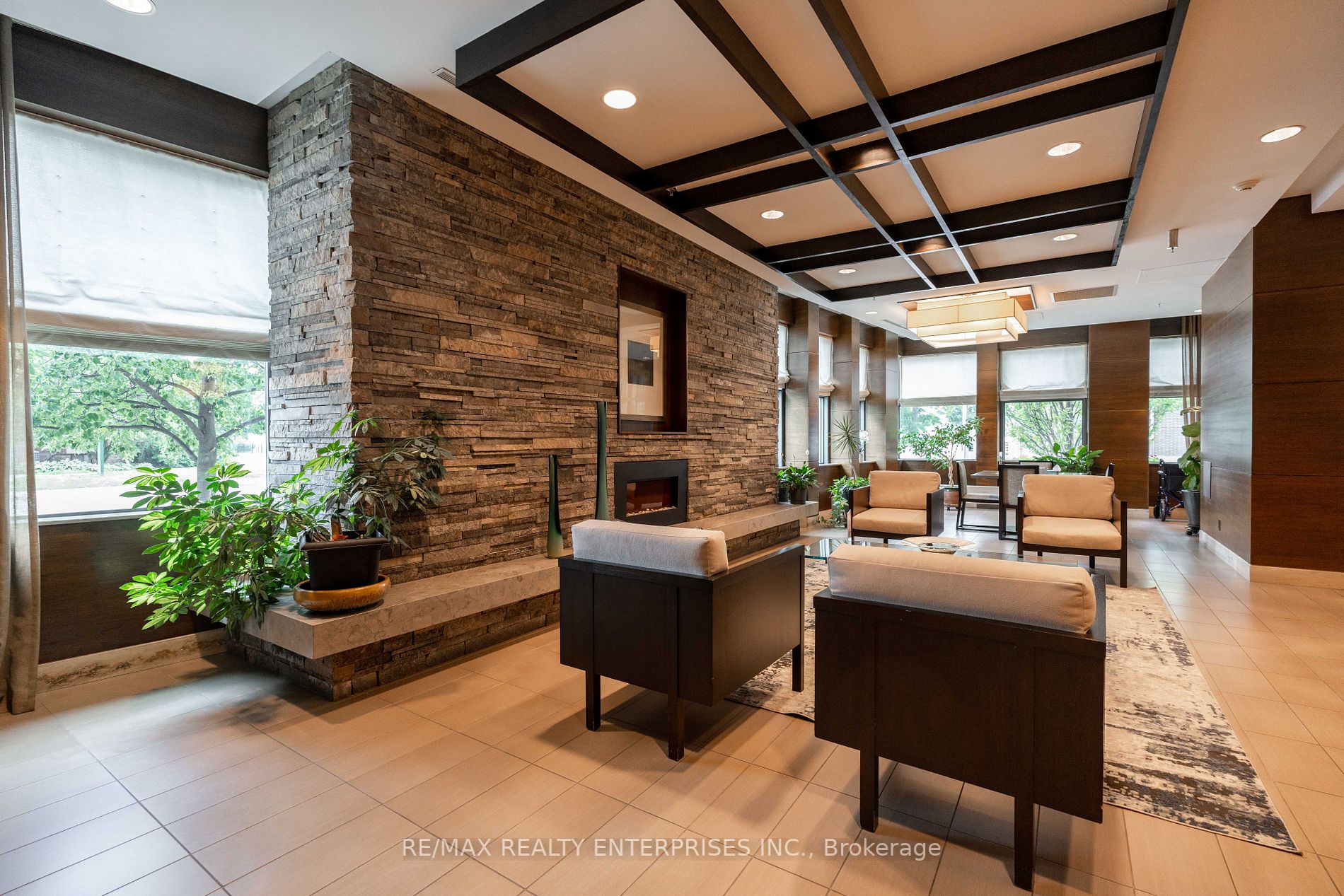 1 Hurontario St, #218