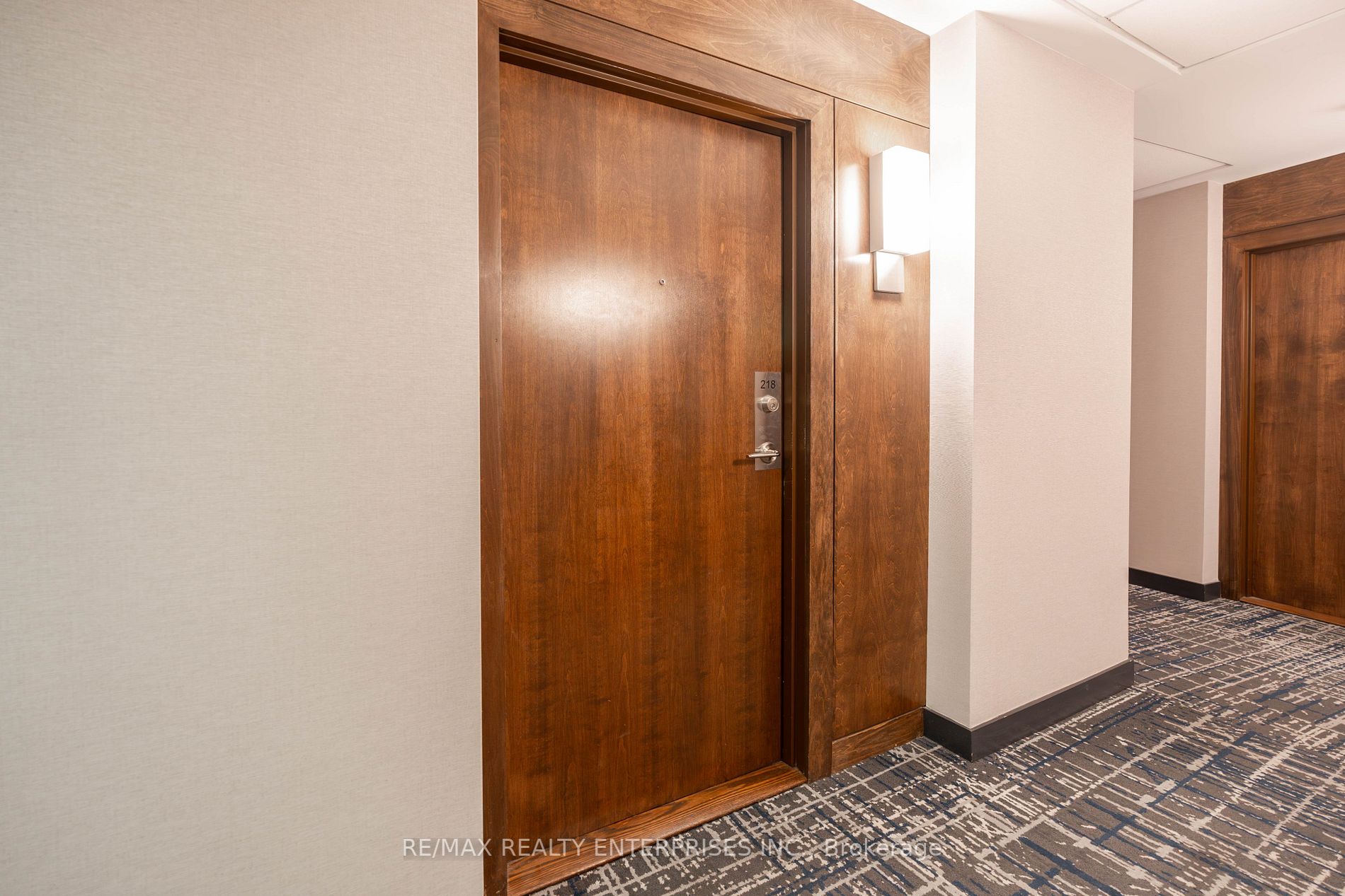 1 Hurontario St, #218