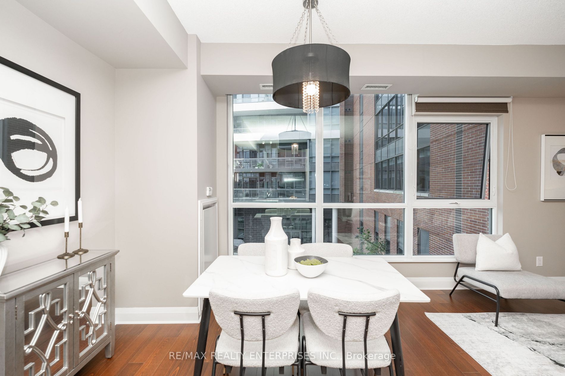 1 Hurontario St, #218