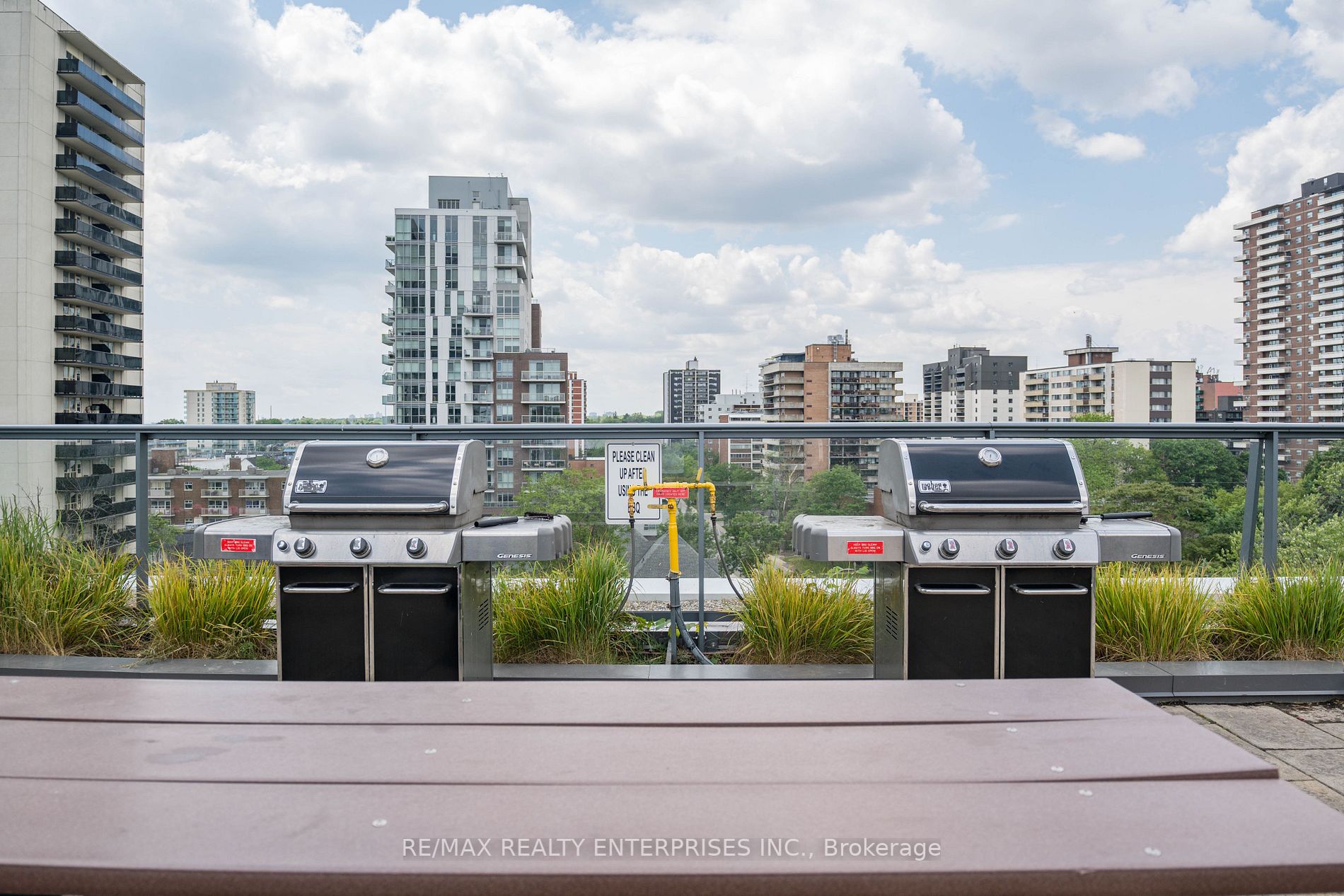 1 Hurontario St, #218