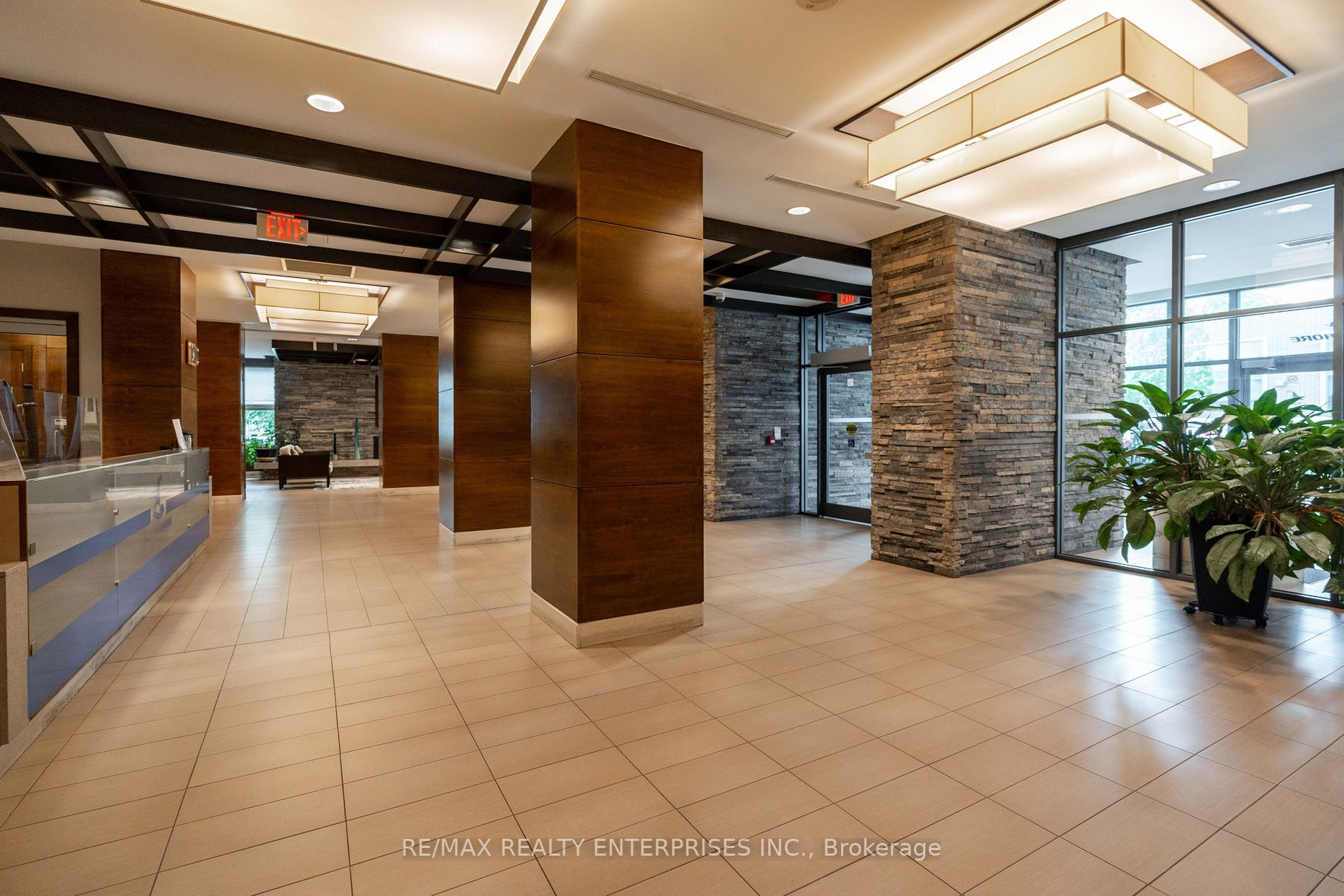 1 Hurontario St, #218