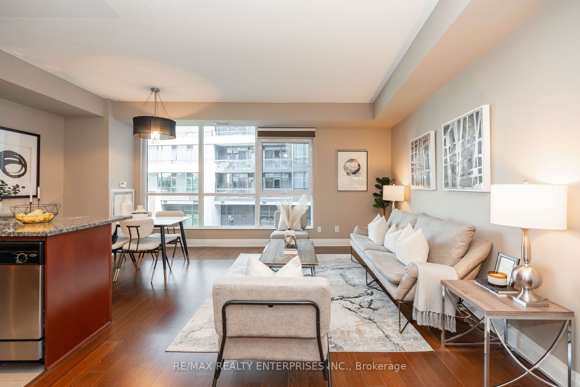 1 Hurontario St, #218