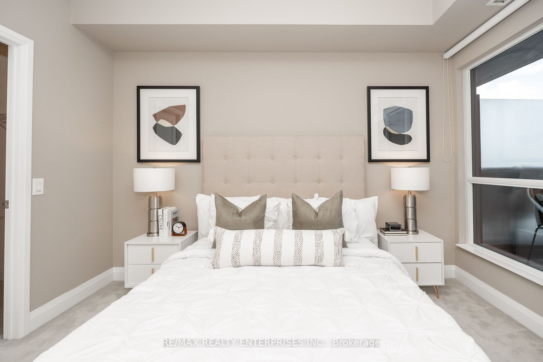 1 Hurontario St, #218