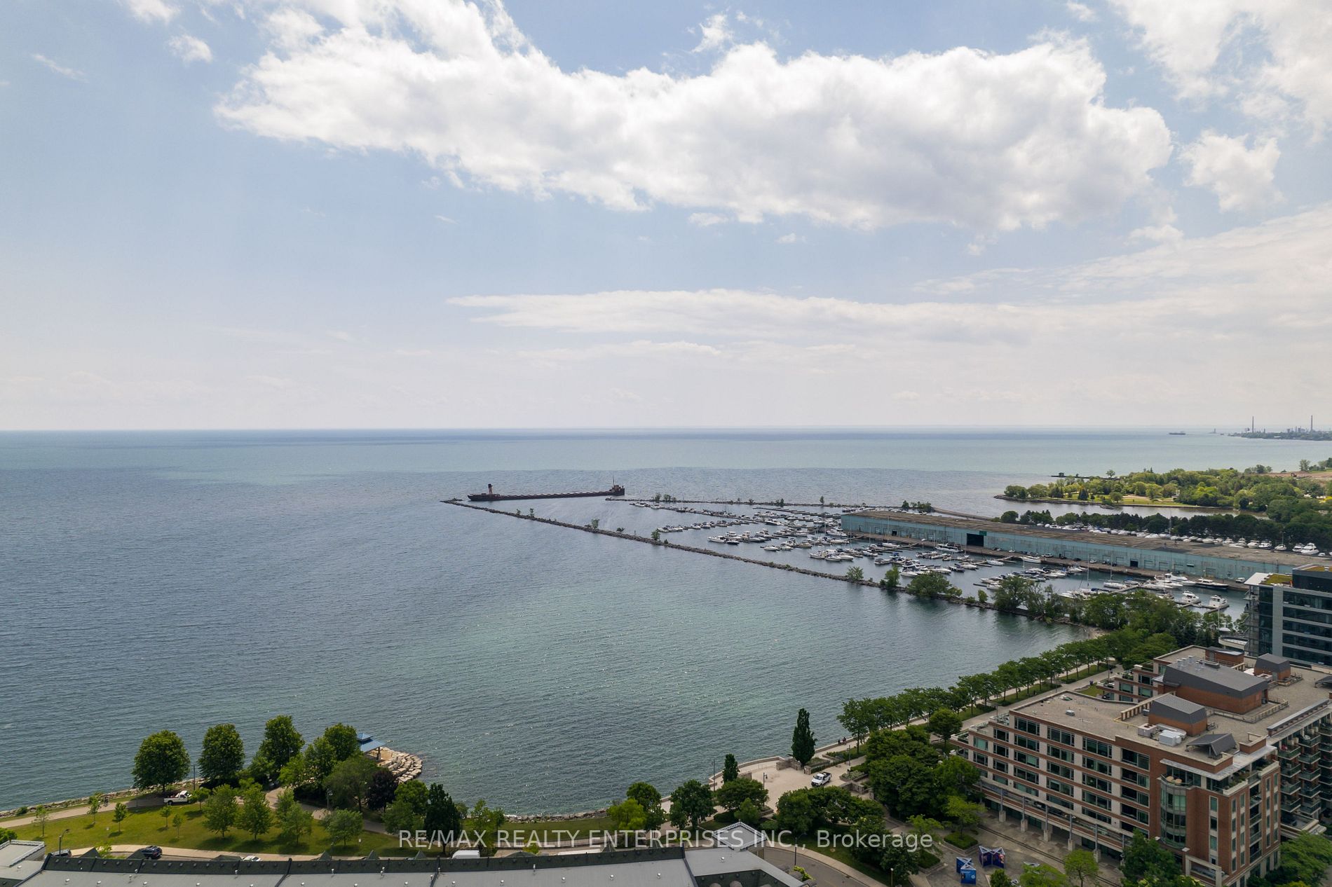 1 Hurontario St, #218