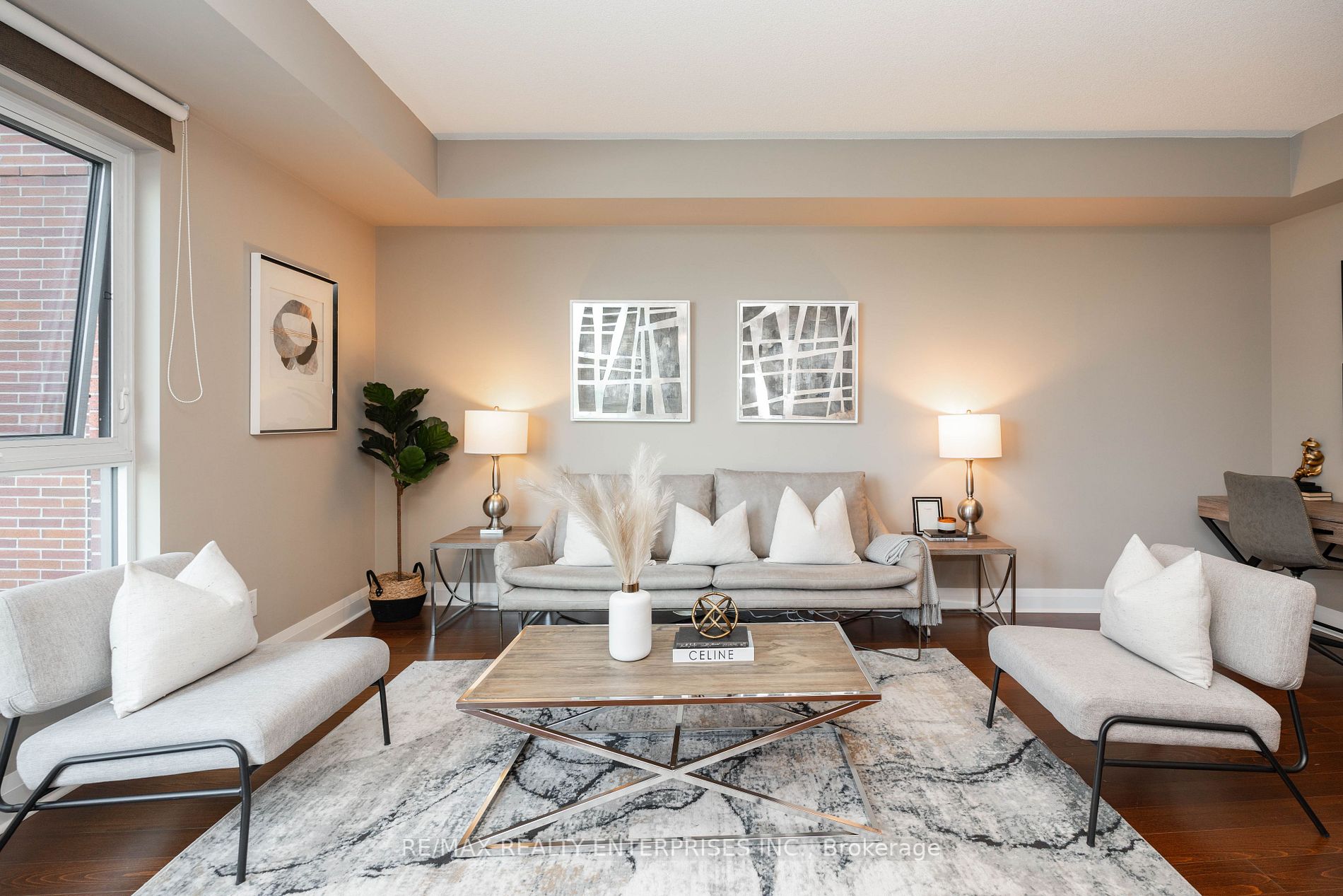 1 Hurontario St, #218