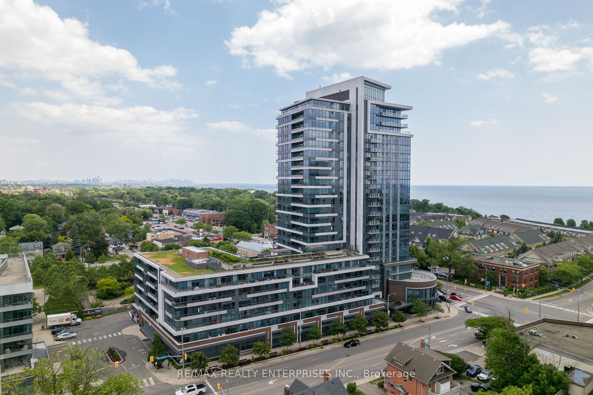 1 Hurontario St, #218