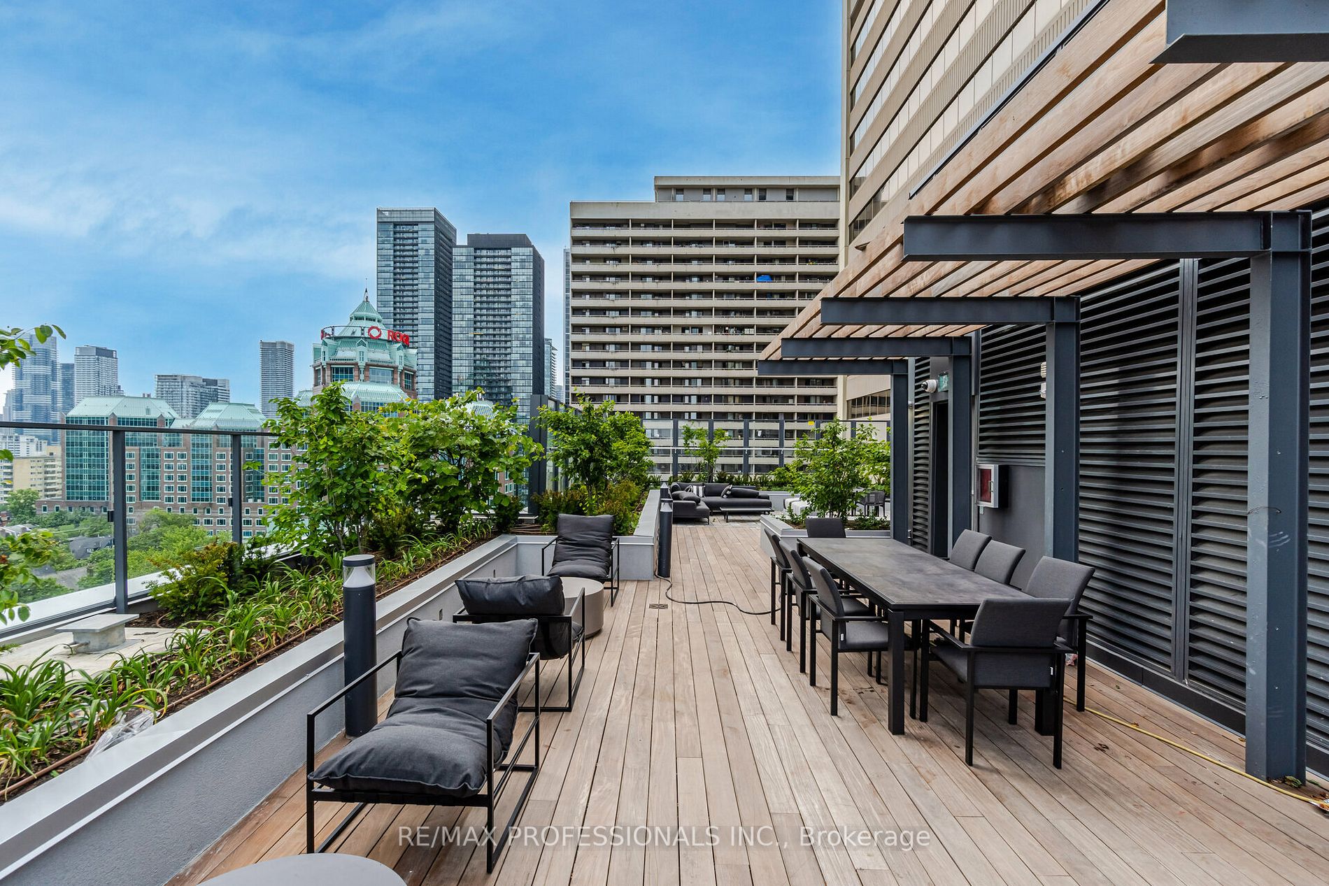 395 Bloor St E, #4001