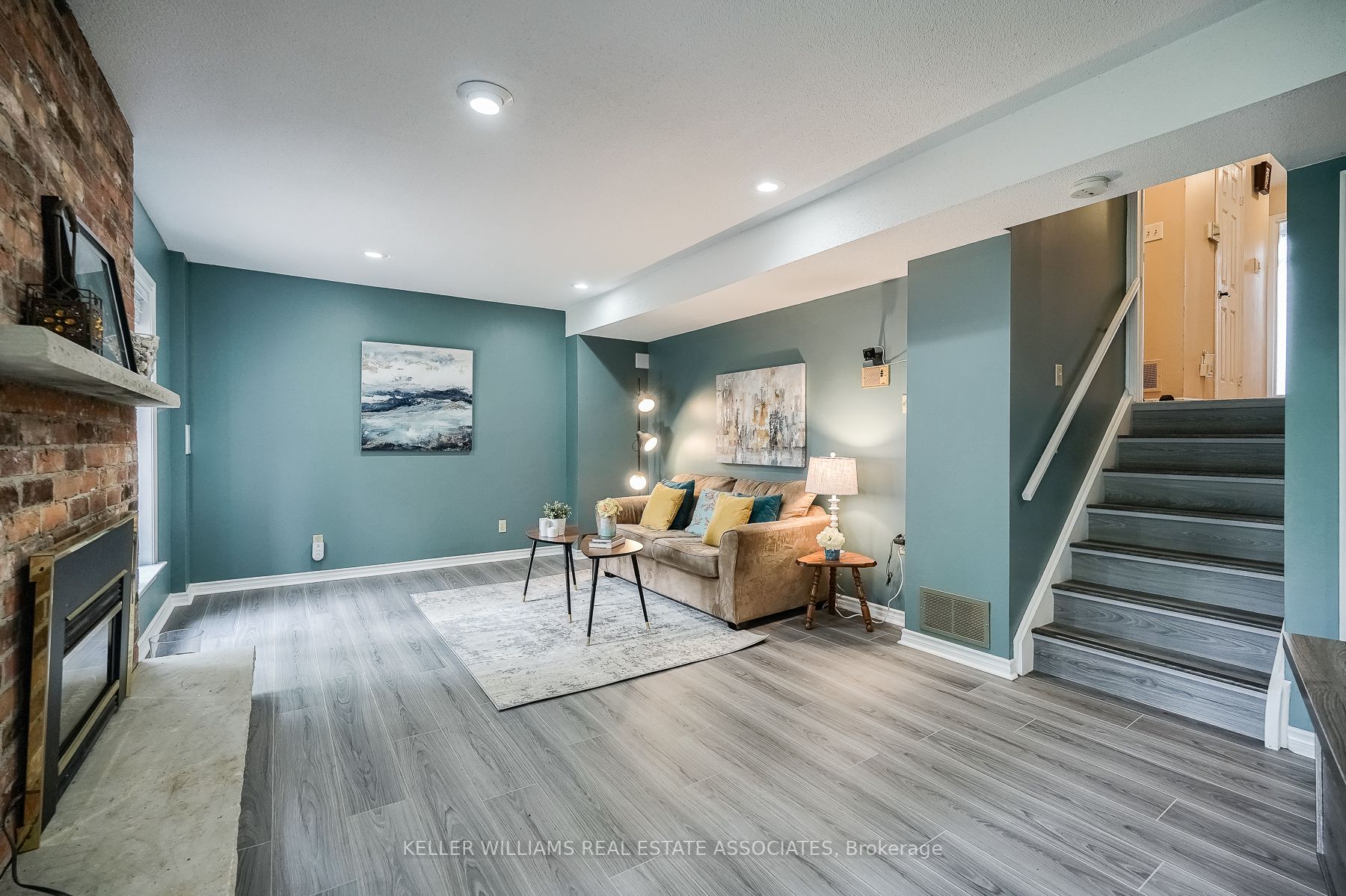 1220 Cornerbrook Pl