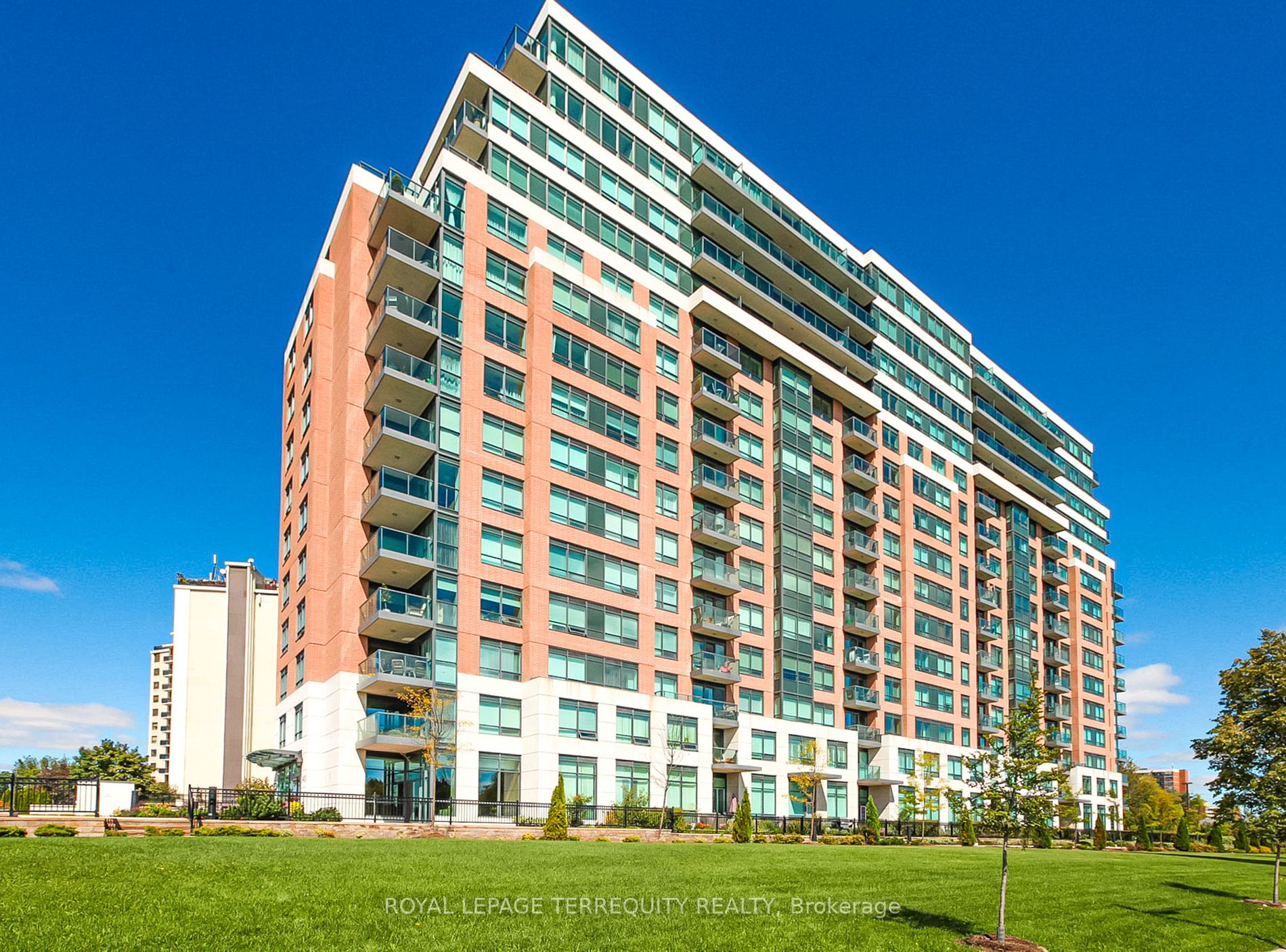 1403 Royal York Rd, #1202