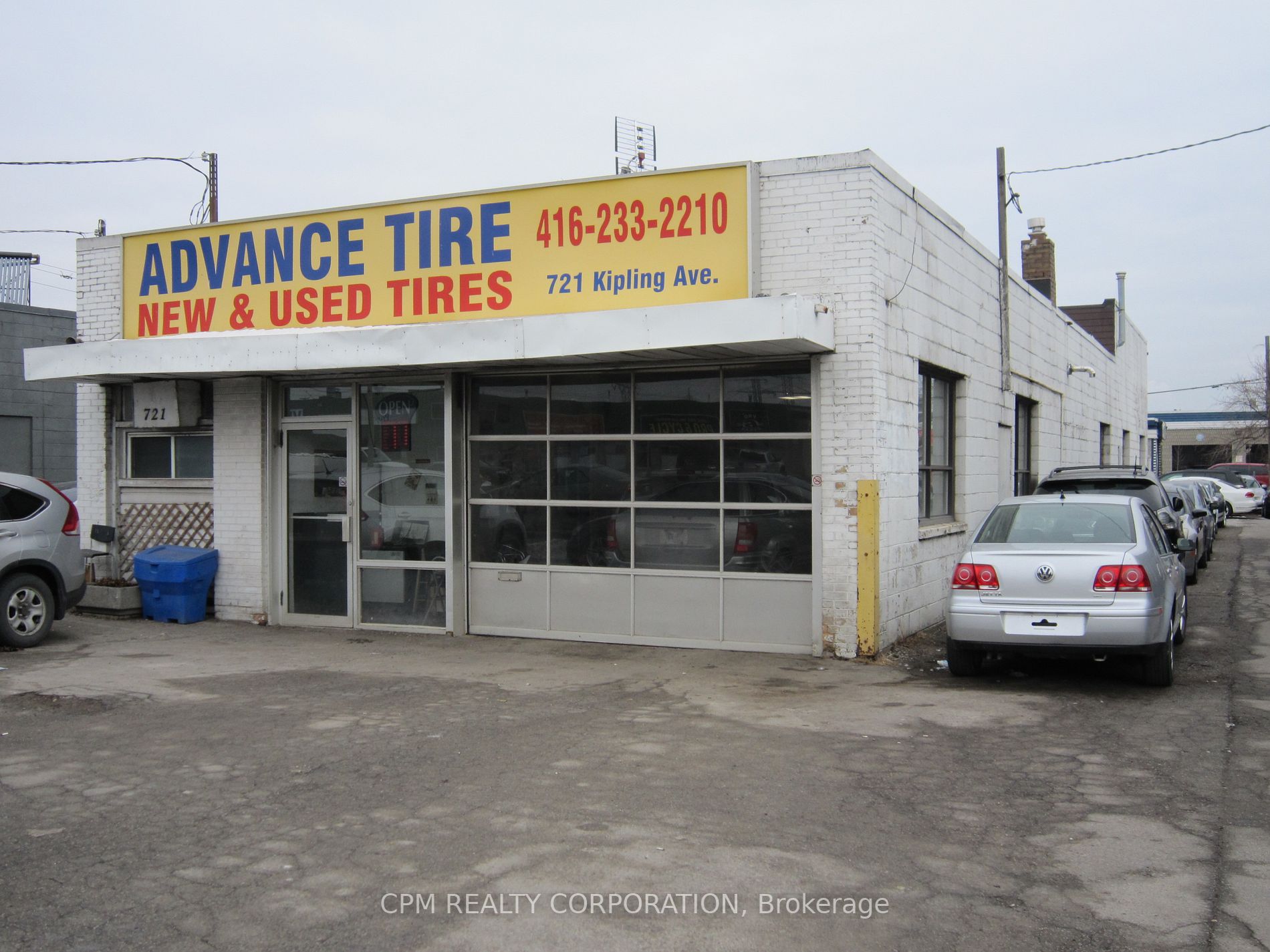 721 Kipling Ave
