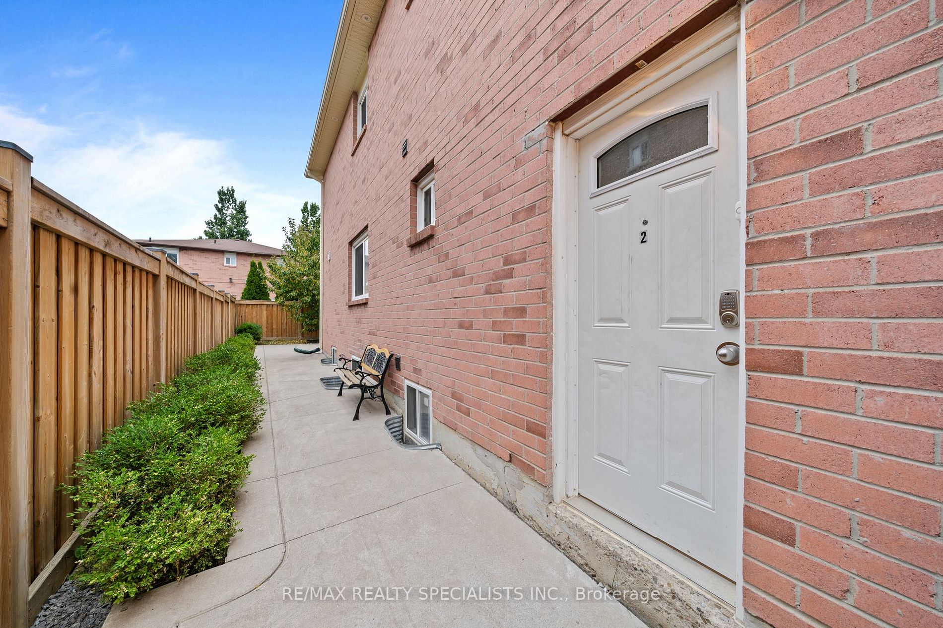 36 Smye Crt