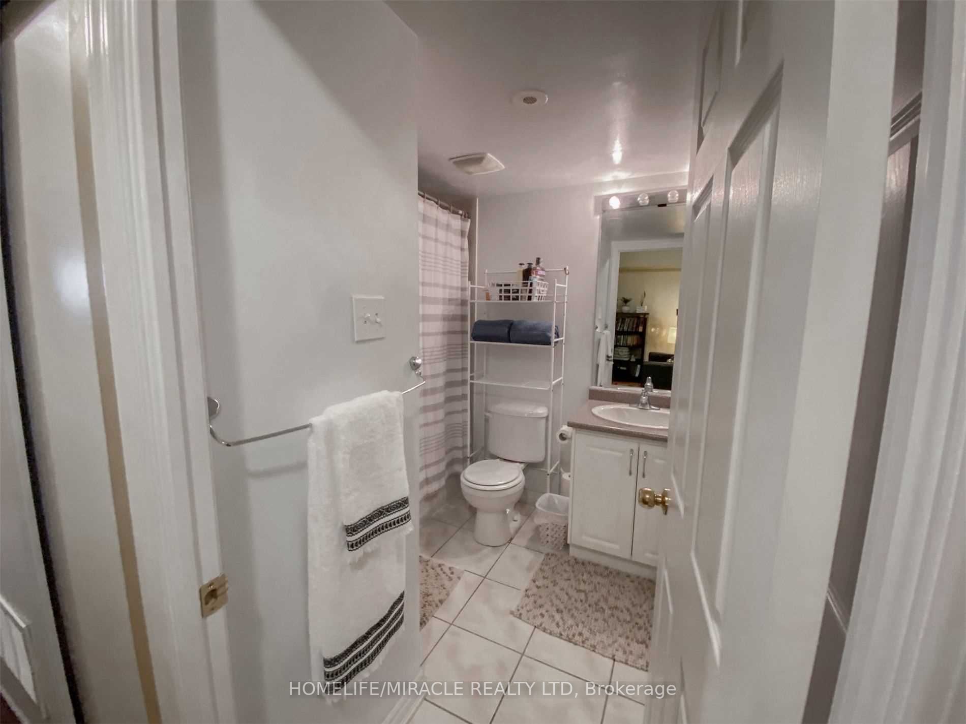 125 George Appleton Way, #1004