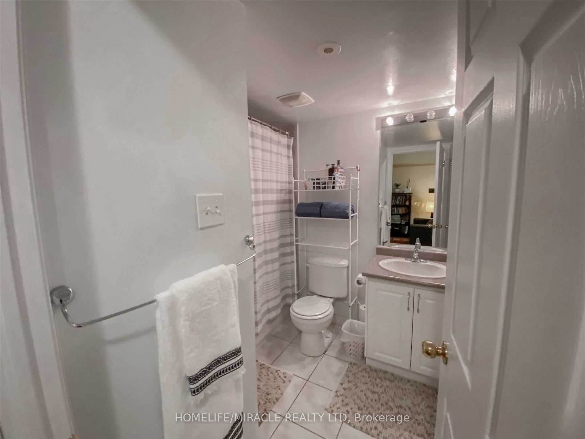 125 George Appleton Way, #1004